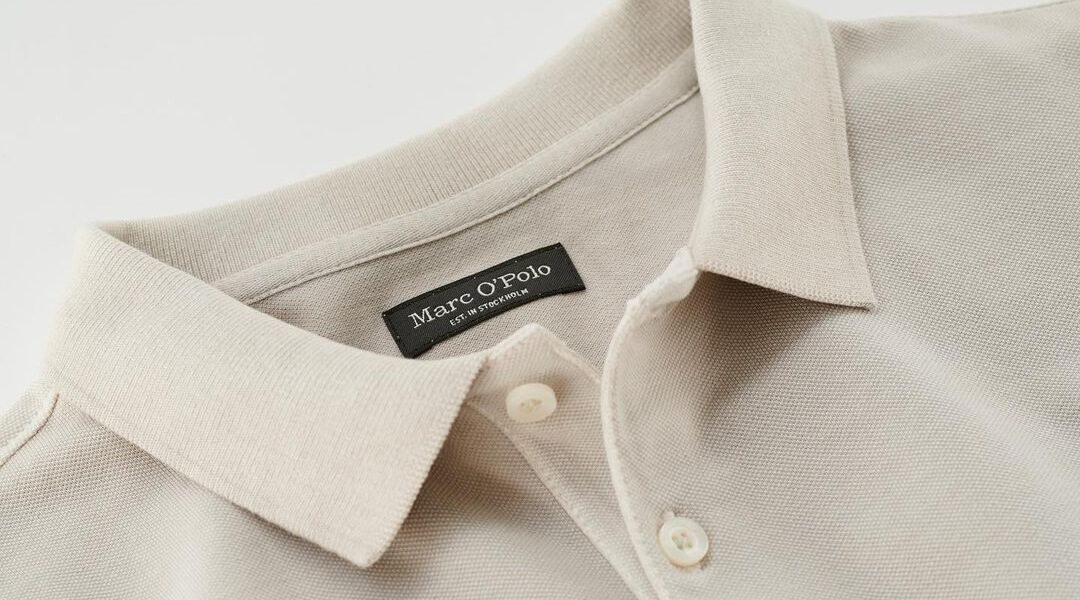 A beige polo shirt from Marc O'Polo - influData Marc O'Polo Use Case
